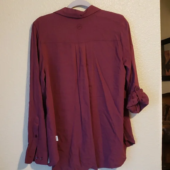 Magellan Outdoors Red Cuffed Sleeve Blouse with Notched Collar - Picture 8 of 8